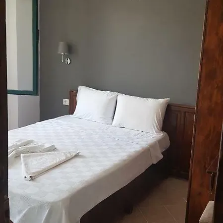Lejlighedshotel Poppy 2*